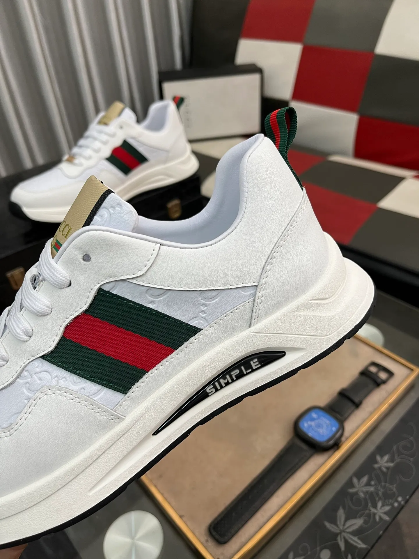 Men's shoes💰420⌚️⌚️[GUCCI] Gucci men's casual shoes are absolutely popular🔥The ultimate matching item for trendy men! The charm of super texture is unstoppable. This is the main recommendation. The upper is made of high-quality cowhide, with pig lining feet and wear-resistant rubber sole. It is noble and elegant! Extremely comfortable🎁🎁You can be as handsome as you want💪 Size 38-44! 2️⃣colors available